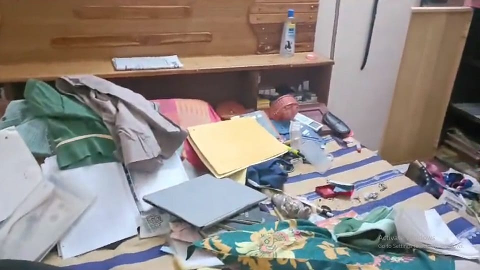 Thieves committed crime in seven houses of government colony in one night  in Raigarh