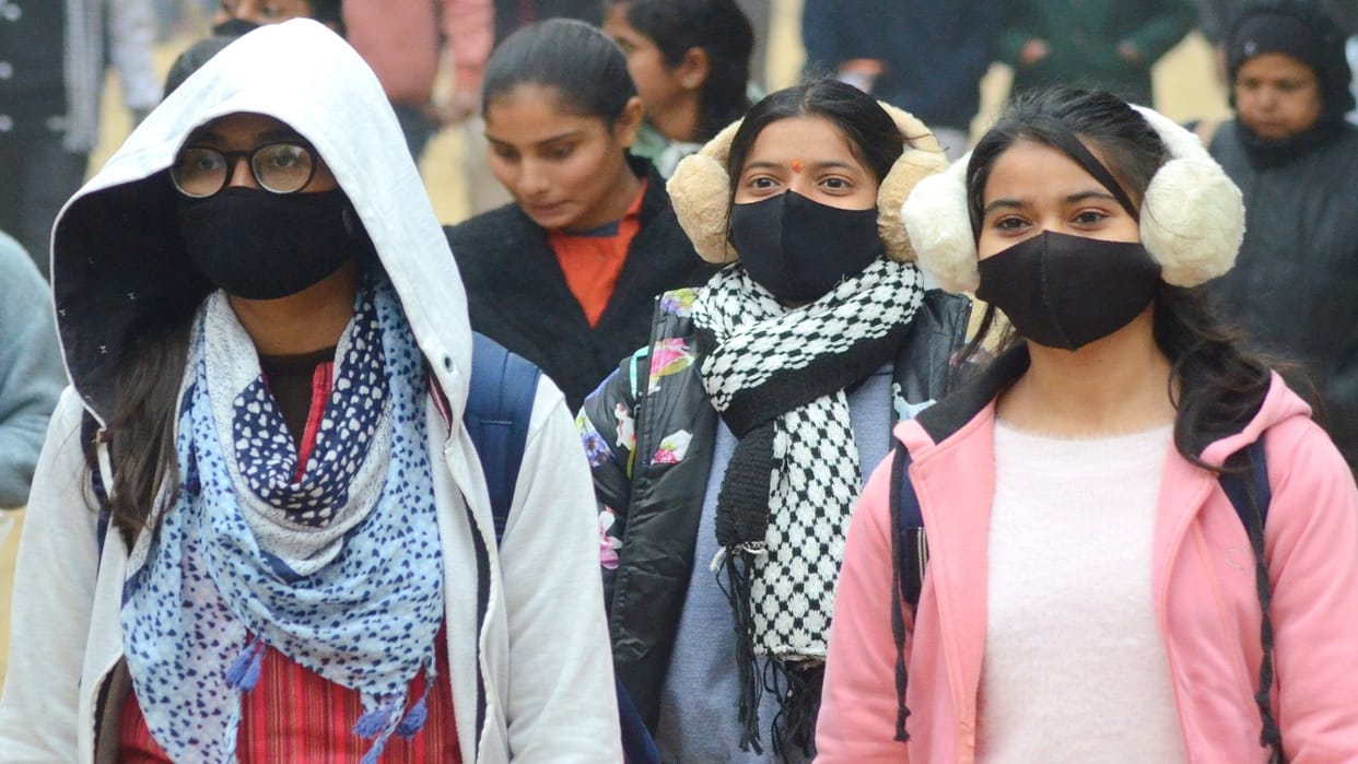 Bareilly Weather Forecast Update Today dense fog in bareilly chances of rain in the next three days