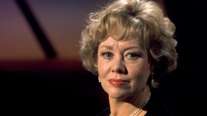 World News Updates Glynis Johns dies aged 100