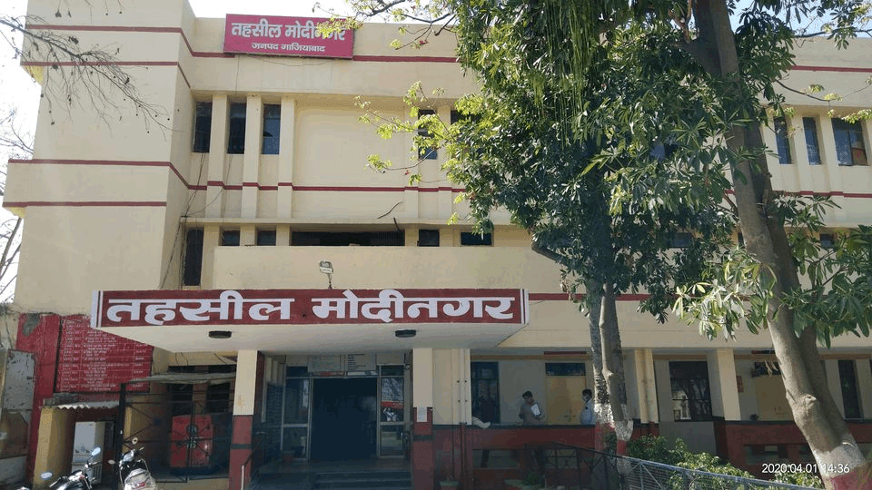 Woman slaps Registrar Kanungo in Ghaziabad