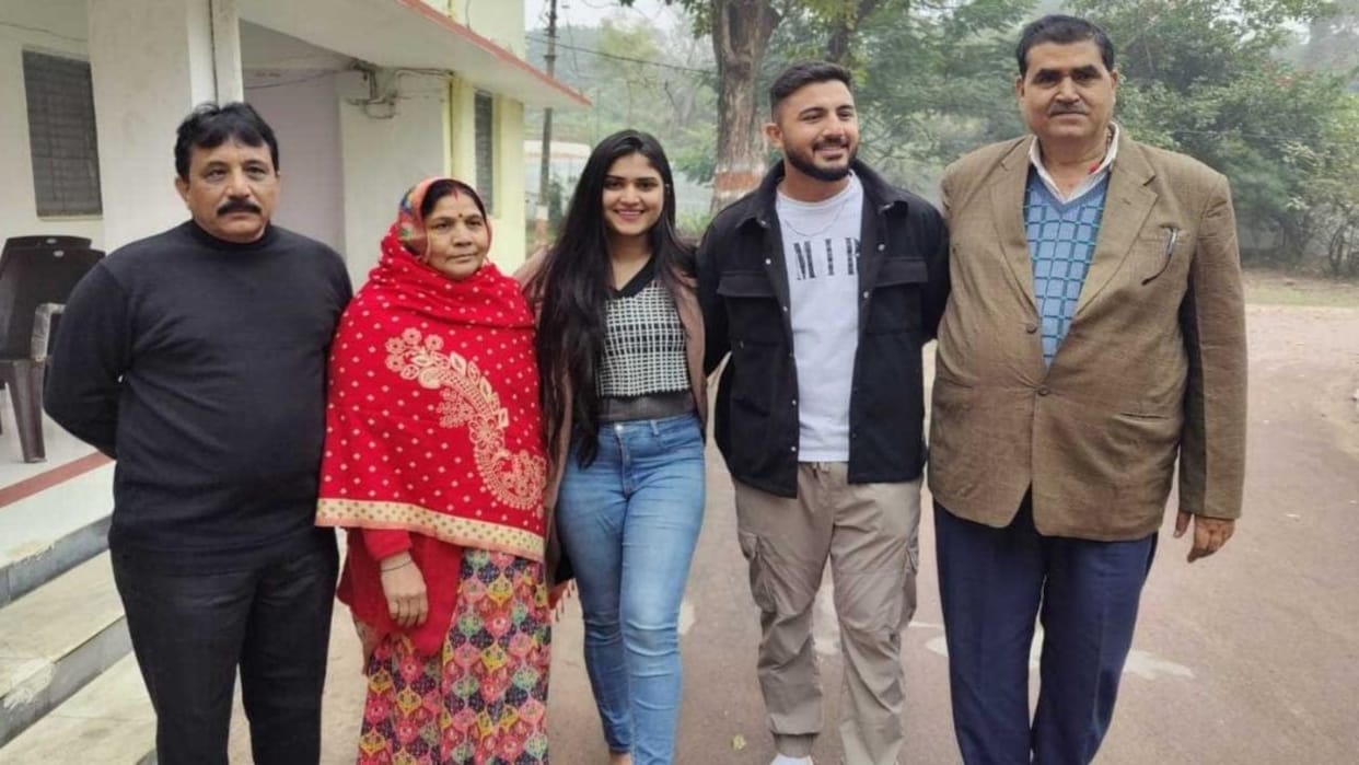 Chhatarpur Sports lovers honored Saurabh Chauhan selected in Royal Challengers Bangalore team of IPL