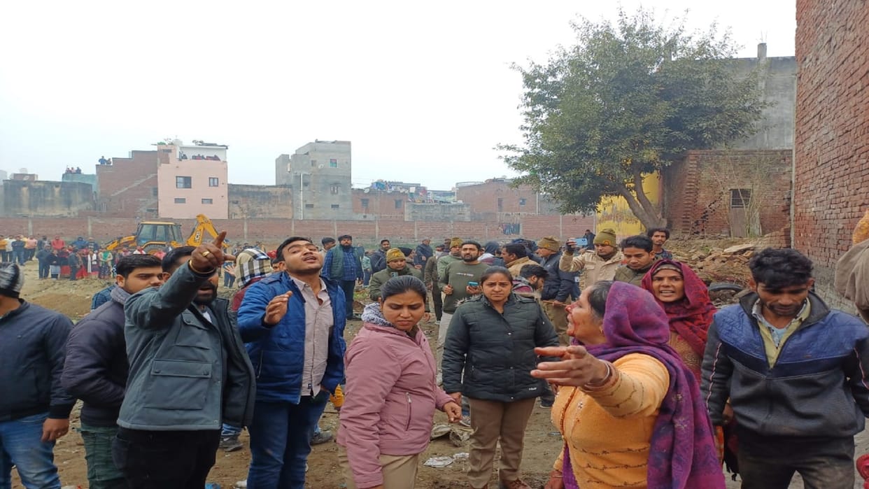 Meerut: Fight between two communities over construction of religious place in Sardhana and 12 people injured