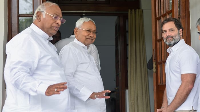 JDU chief Nitish Kumar wants good relations with Gandhi family