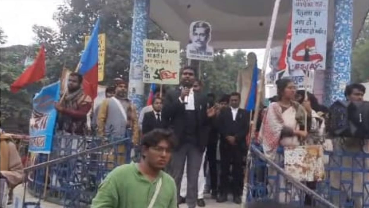 Jandhikar Yatra reached Prayagraj, surrounded the government on the issue of inflation and law and order.