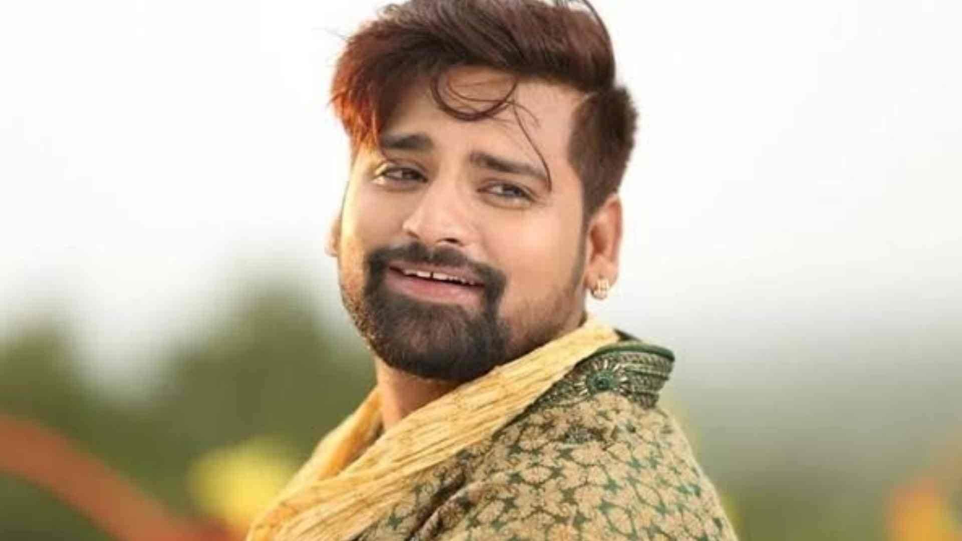 Ravi Kishan Manoj Tiwari Akshara Singh Nirahua Bhojpuri stars their identity not only acting also in politics