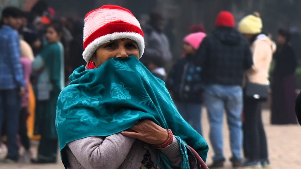 Weather Forecast Update Today Temperature remained below normal in Varanasi due to snowfall in mountains