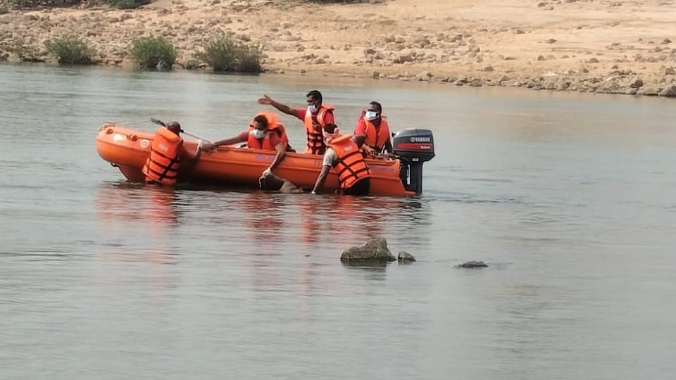 Student body found after 47 hours Mukesh had drowned in Indravati river in Bijapur