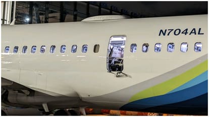 USA Oregon Alaska Airlines Flight Emergency Landing plane window blown out
