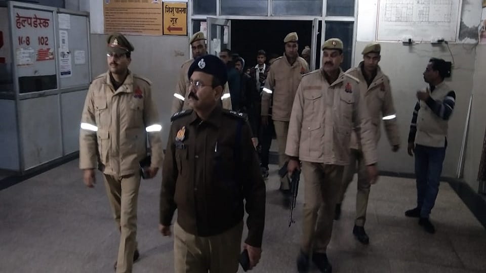 a friend tried to rape a student In Hardoi the girl jumped down from the second floor