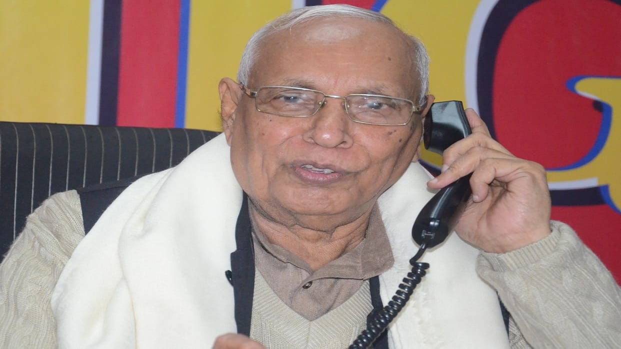 Astrologer KA Dubey Padmesh suggested solutions to people problems.