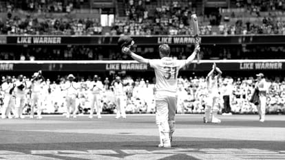 Australia beats Pakistan by eight wickets in the third test clean sweeps the series 3-0 David Warner retires