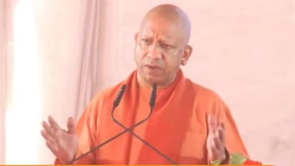Gorakhpur: सीएम योगी ने 24 विकास परियोजनाओं का किया लोकार्पण-शिलान्यास, बोले- विकास की बयार,डबल इंजन की सरकार CM Yogi took part in Developed India Sankalp Yatra