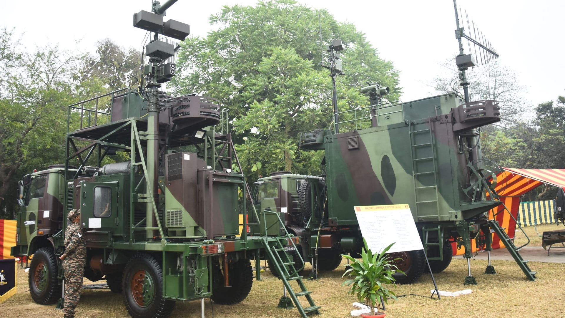 Exhibition of weapons in Know your Army Mela in Lucknow.