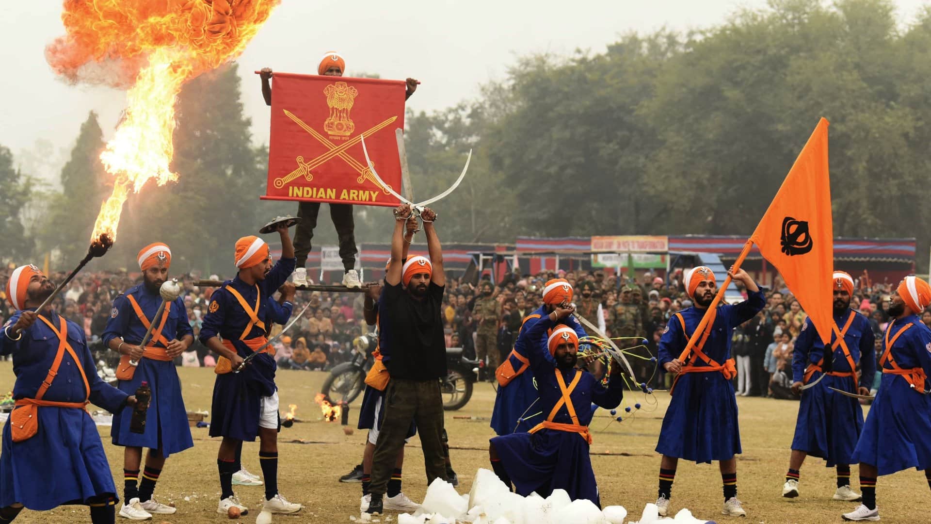 Exhibition of weapons in Know your Army Mela in Lucknow.