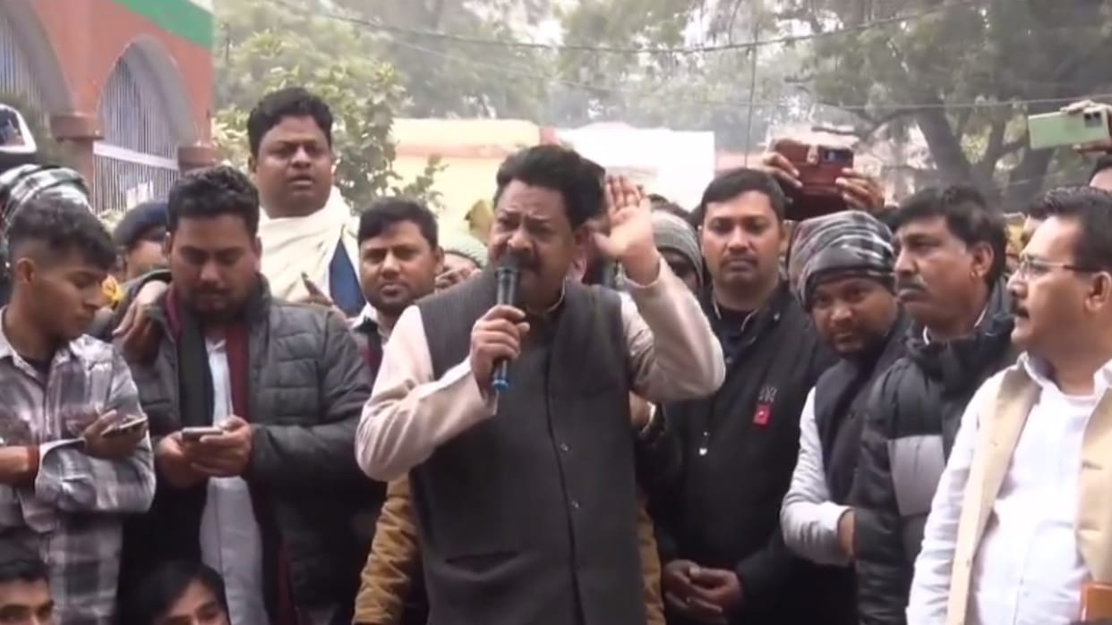 West UP News Live: SP leader Mukesh Siddharth arrested for threatening BJP Minister, no respite from cold