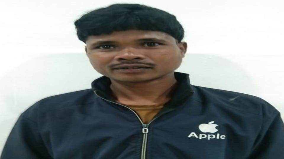 A Naxalite arrested with explosives Aaytu Parasik presented in court in Bijapur