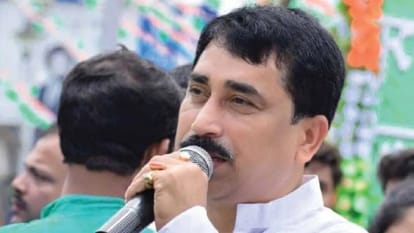 West Bengal Ration Scam: राशन घोटाले में टीएमसी नेता गिरफ्तार, धक्का-मुक्की के बीच ईडी ने की कार्रवाई west bengal ration scam tmc leader shankar adhya arrested by ed