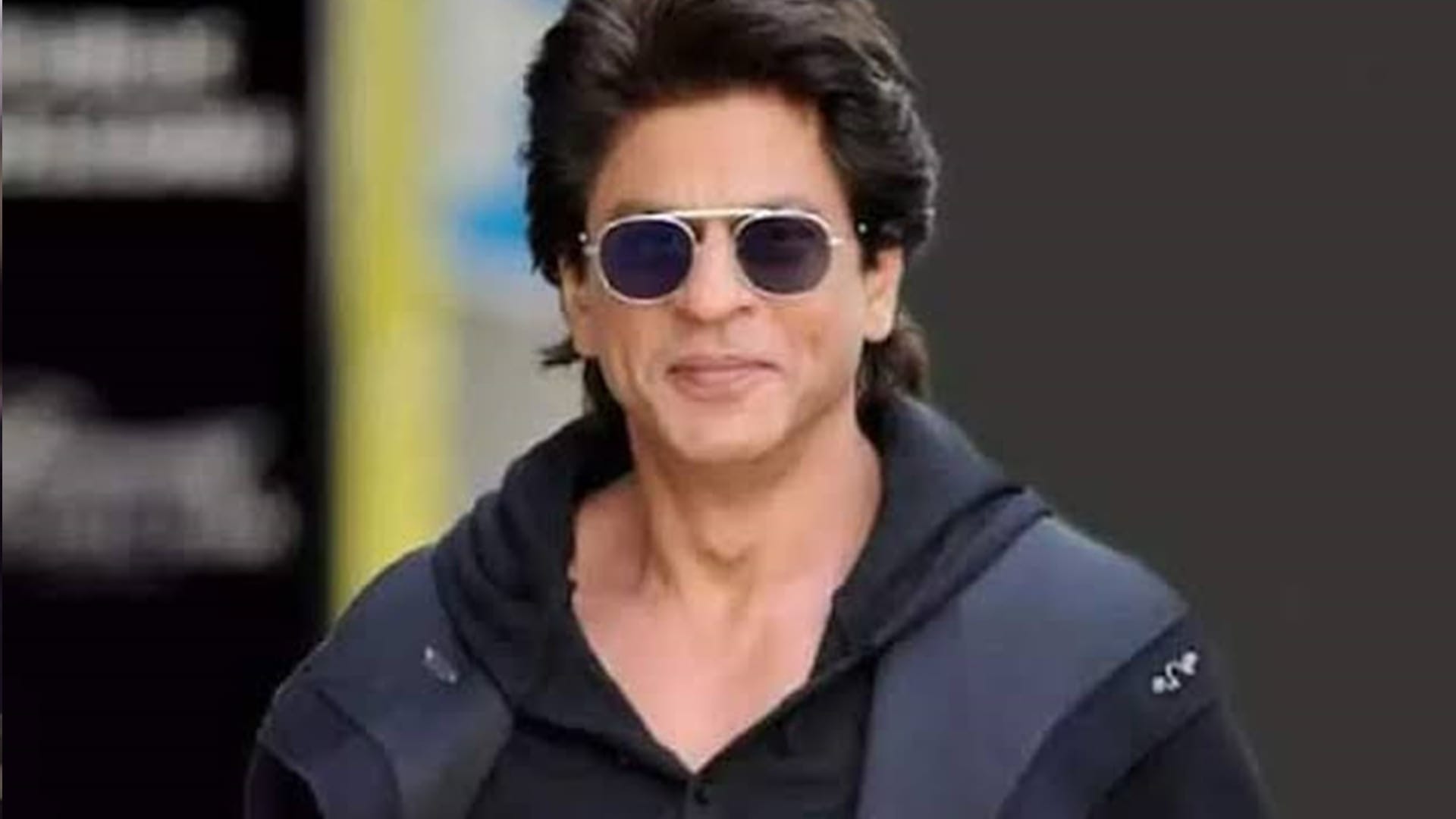 Dunki Star Shah Rukh Khan makes sure Chandrayaan-3 scientist P Veeramuthuvel gets moment in spotlight at event