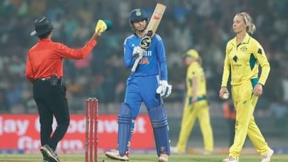 IND W vs AUS W Smriti Mandhana completed 3000 runs in T20I joined the club of Rohit Sharma Virat Kohli
