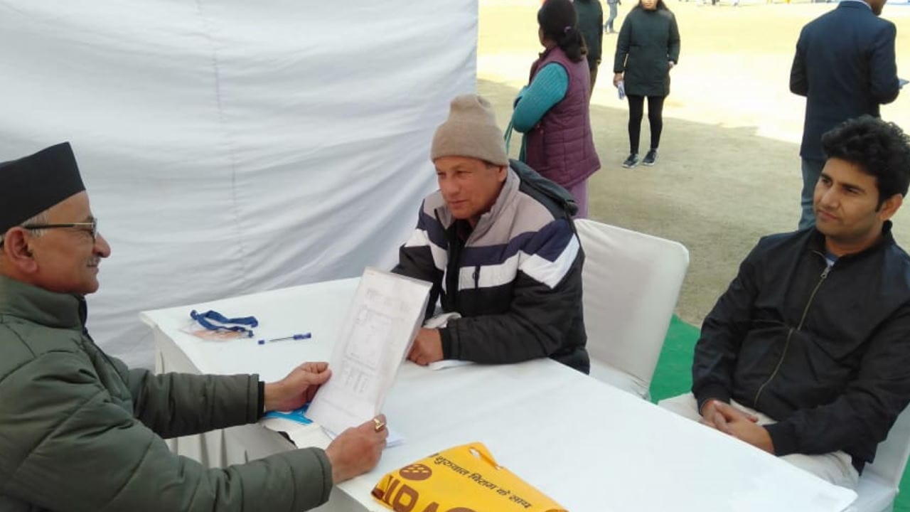 Amar Ujala Jyotish Mahakumbh 2024 in Dehradun Youth appeared worried about career and relationships