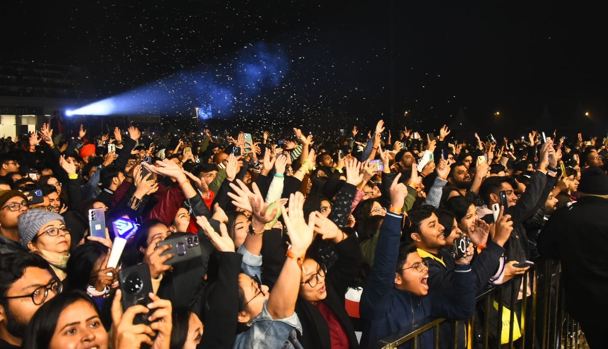 Lucknow: Lucknowis danced till late night on Armaan Maliv's live show