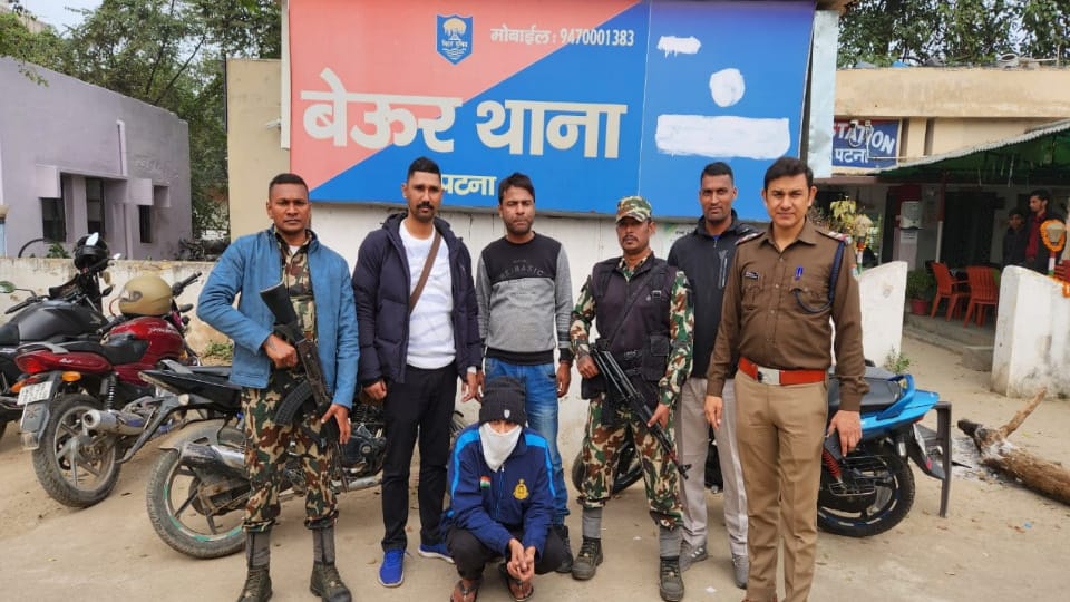 Dehradun Reliance Jewels showroom robbery case gang Main Miscreants Arrested from Patna