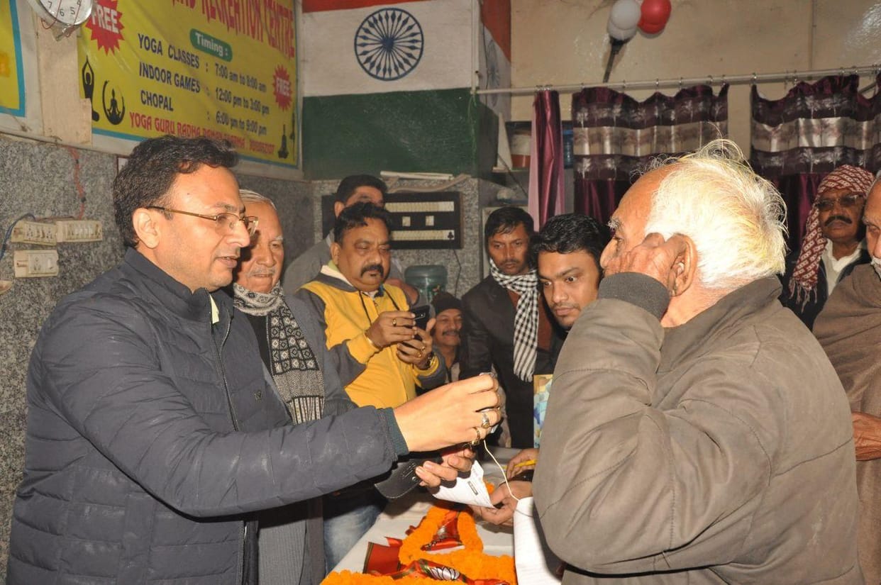delhi bjp leader vishnu mittal said government main focus should be on education health