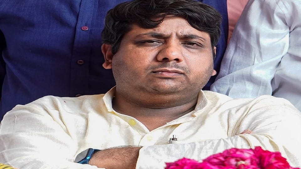 Facebook ID of Cabinet Minister Sanjay Nishad son Amit Kumar Nishad hacked