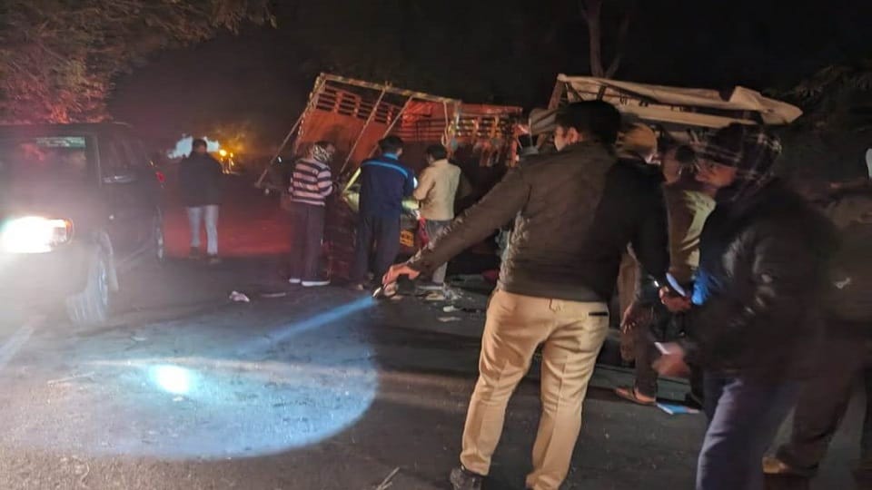 Two women riding a pickup died in a collision with a tractor