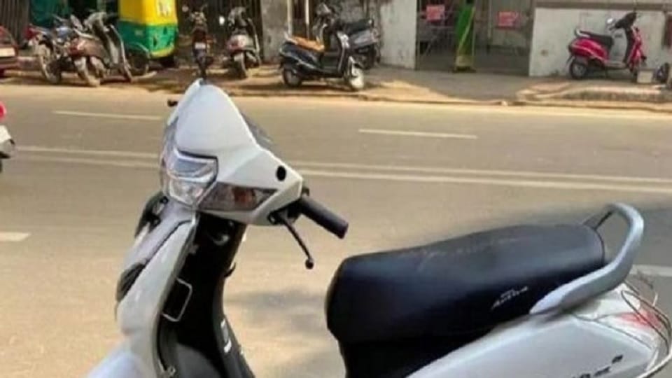 Needed a vehicle to go to job two man stole the scooty in delhi