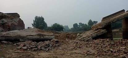 Hardoi: बैलगाड़ी के लिए बना था पुल, निकलने लगे ओवर लोड वाहन, अब टीम तैयार करेगी प्रस्ताव, DM दिलाएंगे मंजूरी The bridge was built for bullock carts in Hardoi, but overloaded vehicles started coming out