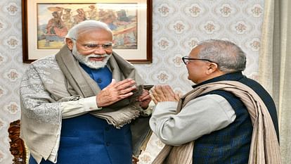 Governor meets PM: Governor Kalraj Mishra had a special meeting with the PM at Raj Bhavan, presented a memento