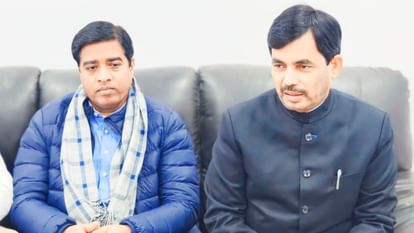 BJP नेता शाहनवाज का तंज: वेंटिलेटर पर है इंडिया गठबंधन, अखिलेश और तेजस्वी के बयान पर किया पलटवार BJP leader Shahnawaz Hussain attacked opposition and said INDIA alliance on ventilators in Ballia