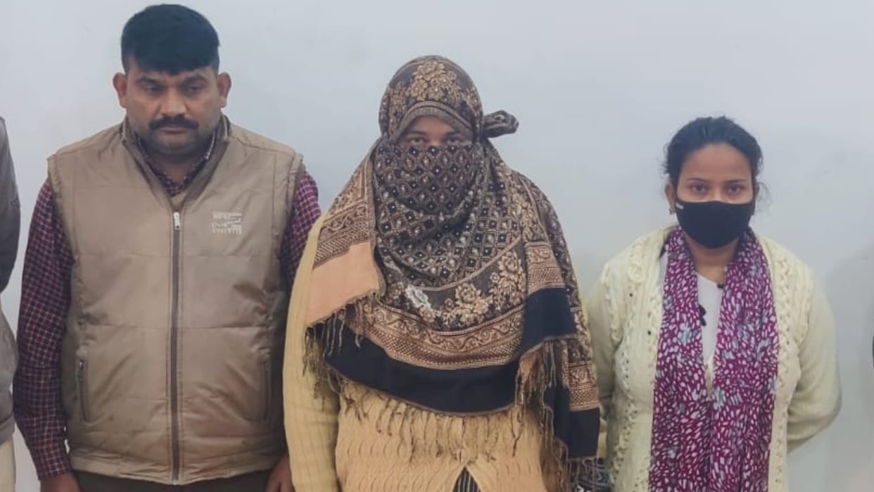 Bareilly Police sent three accused of honey trap gang to jail