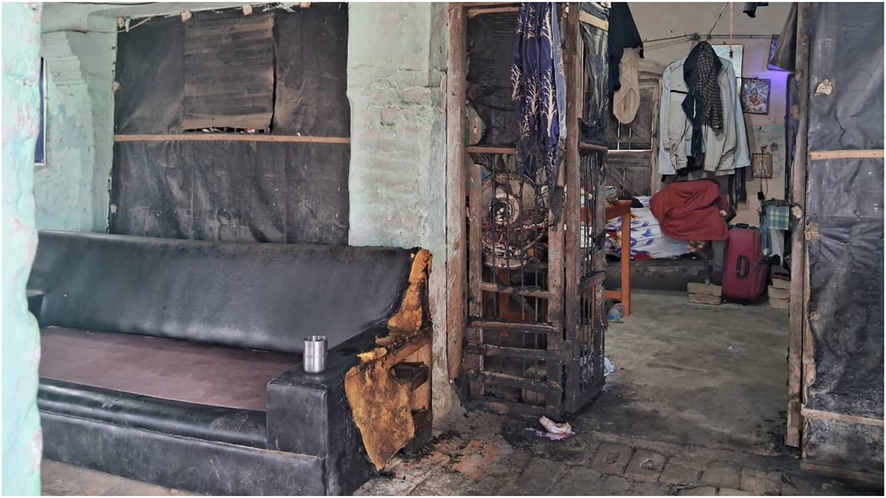 Bihar News: Attempt to burn policemen alive in Darbhanga, police station set on fire at midnight; seen on CCTV