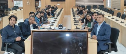Bihar News: Minister Sanjay Jha met 28 newly appointed district public relations officers; CM Nitish Kumar