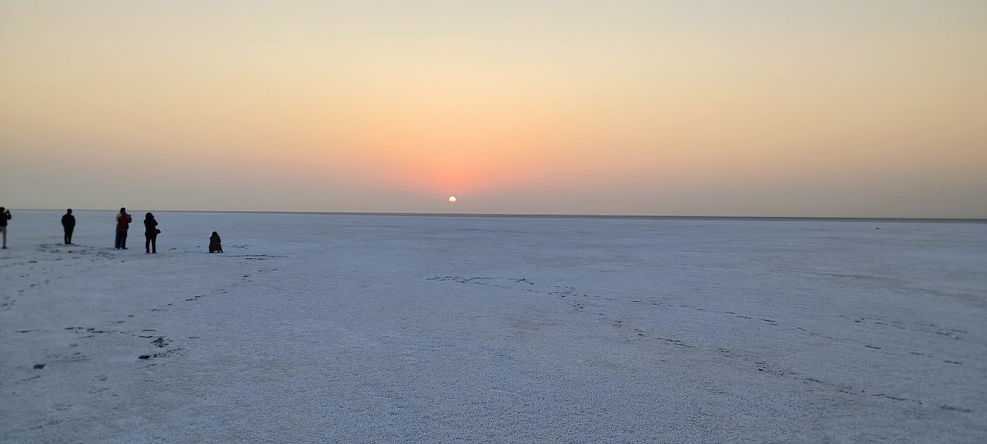 Kutch Rann Utsav: See the White Desert of Kutch by staying in a tent city