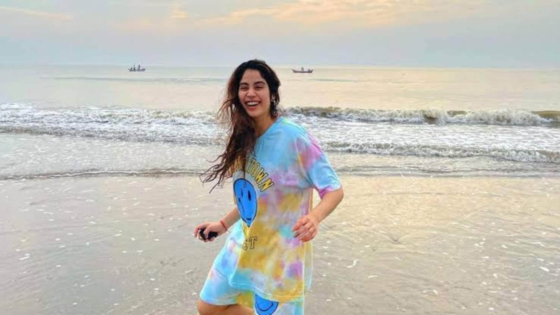 Lakshadweep Tourism Beach Outfit Idea for woman trendy outfit idea for Lakshadweep vacation