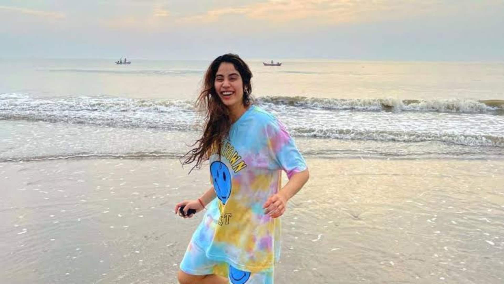Lakshadweep Tourism Beach Outfit Idea for woman trendy outfit idea for Lakshadweep vacation
