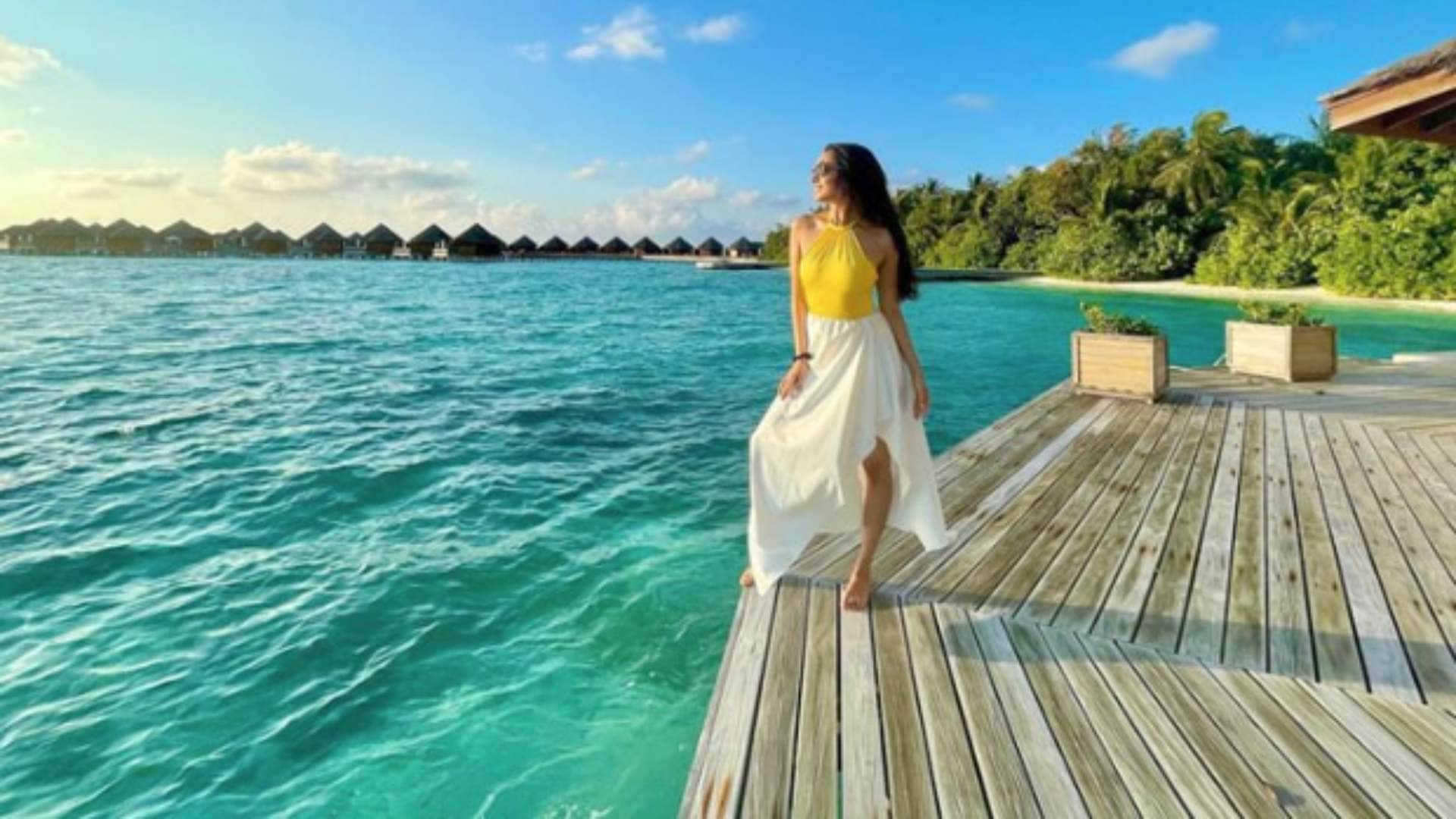 Lakshadweep Tourism Beach Outfit Idea for woman trendy outfit idea for Lakshadweep vacation