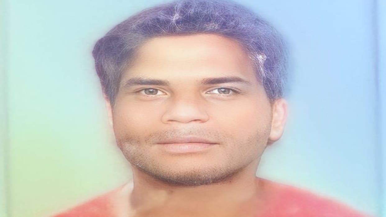 young man committed suicide by jumping in front of a train in Bareilly