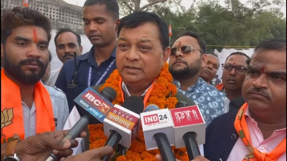 मंत्री लखनलाल देवांगन
