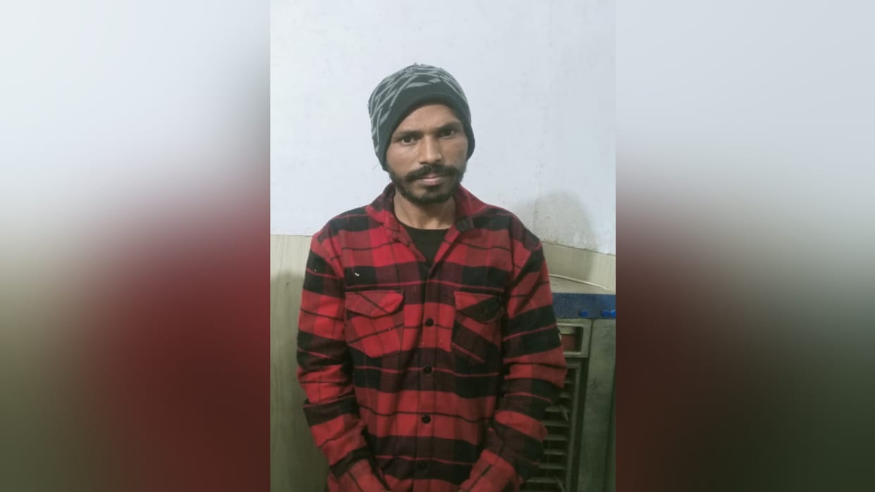 Two thieves of interstate gang arrested with jewelery and 10 lakh in Meerut