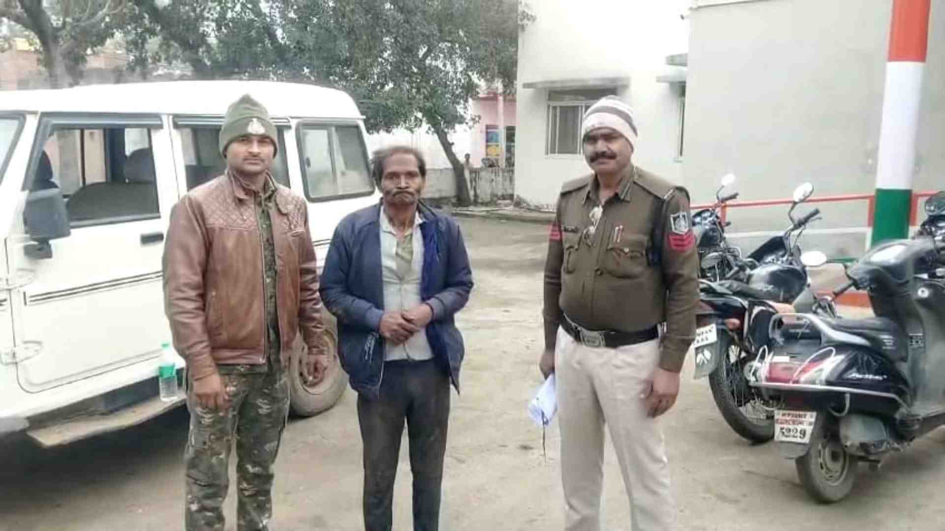 पुलिस की गिरफ्त में आरोपी