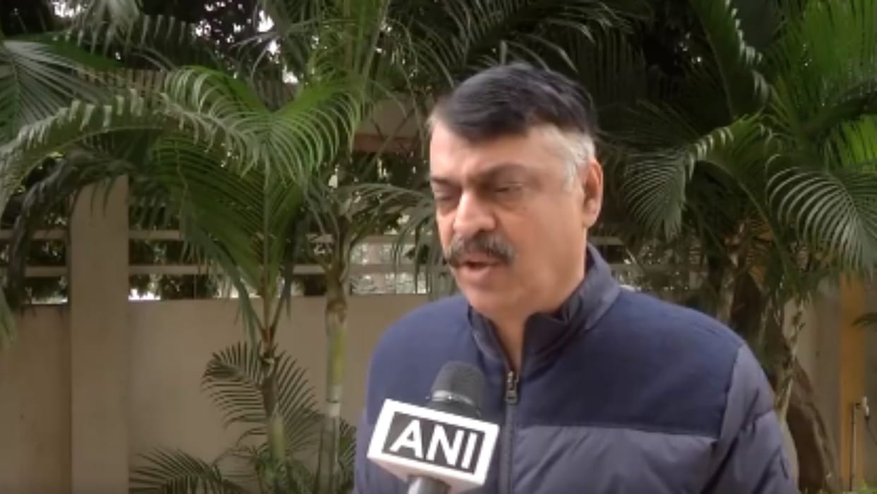 congress leader counter attack on nishikant dubeys sarcasm over bharat jodo nyay yatra
