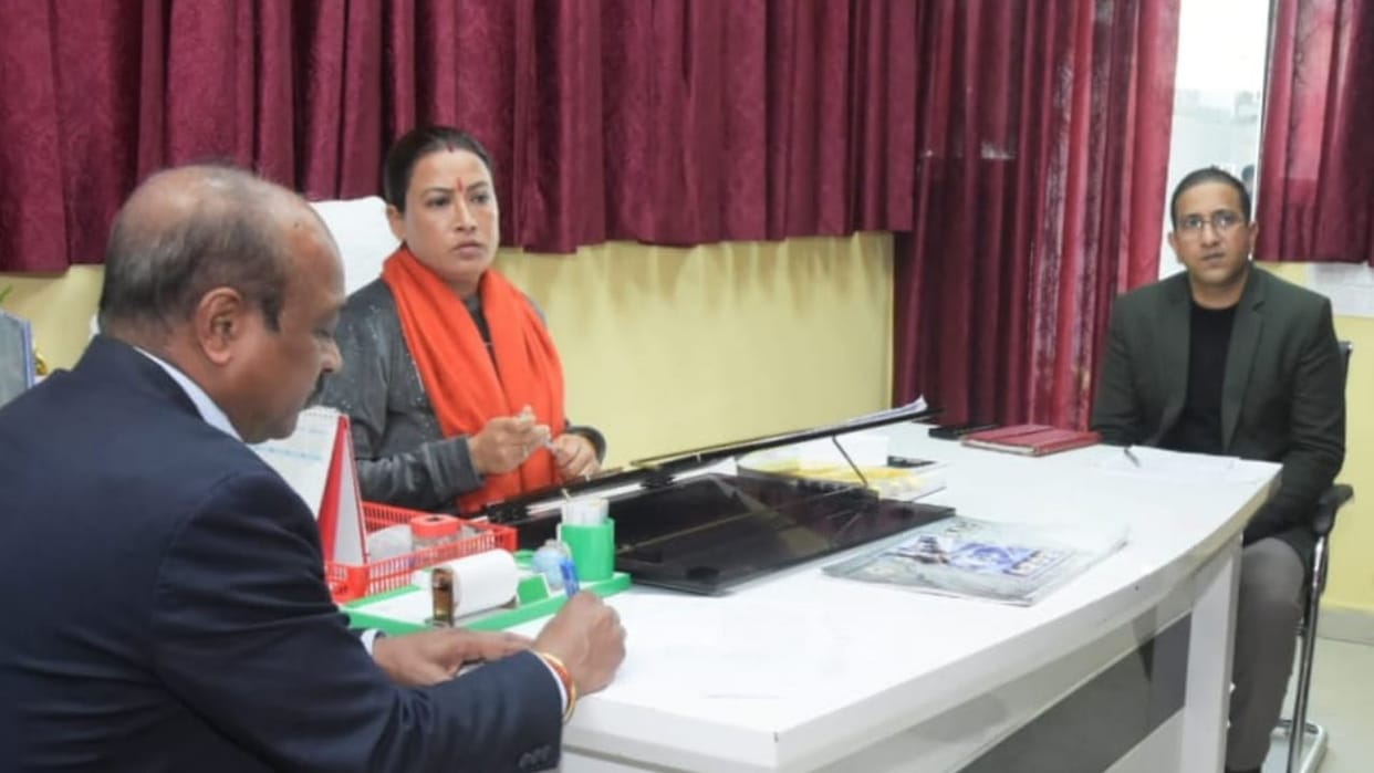 Smart phones will be given to meritorious girl students on Girls Day Uttarakhand news in hindi