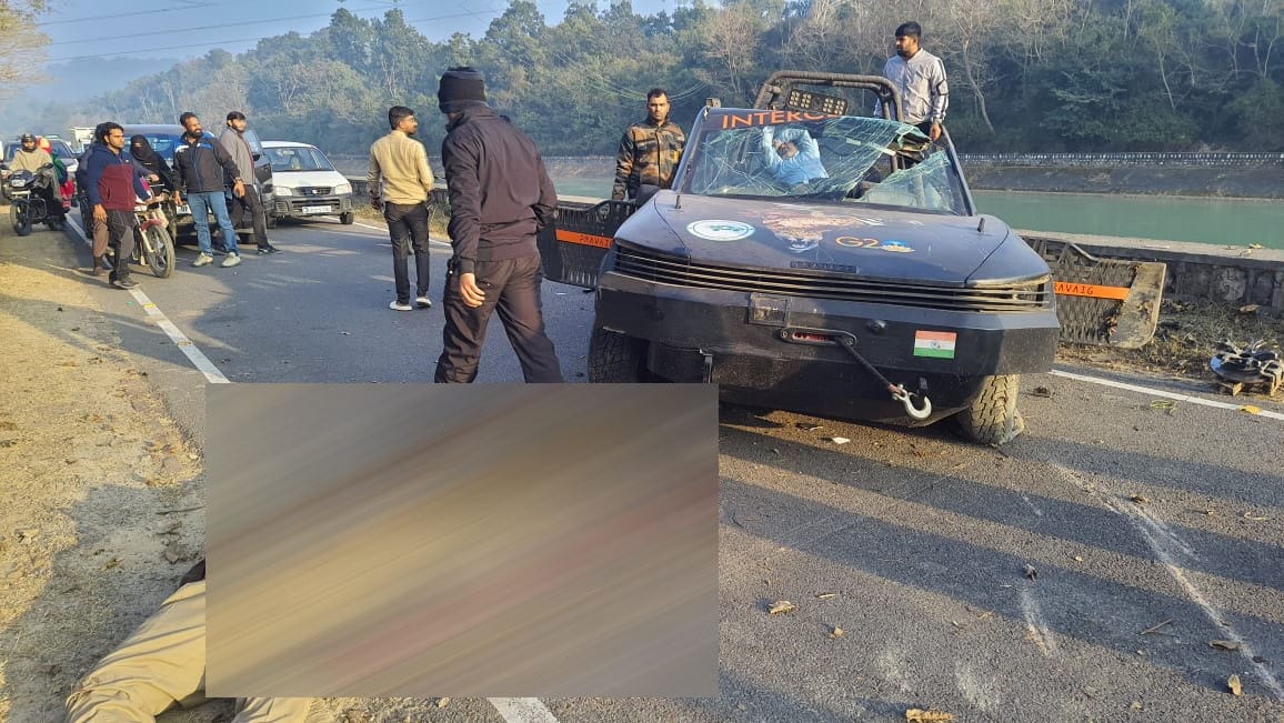 Road accident: Two rangers died in a road accident on Chilla road Rishikesh uttarakhand news in hindi