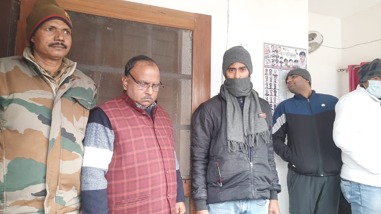 Anti corruption team arrested computer operator taking bribe in Saharanpur