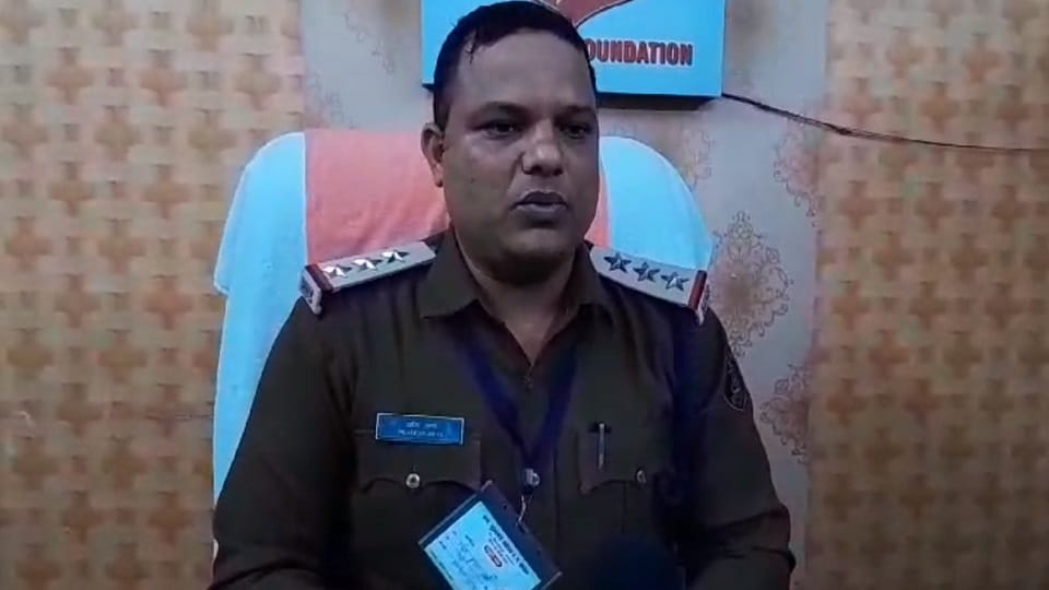 ठगों की तलाश में जुटी पुलिस
