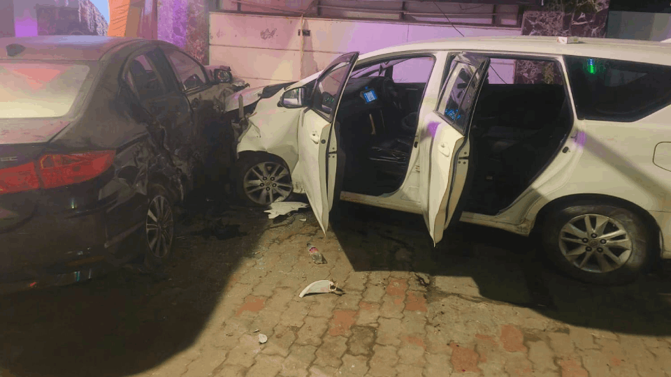 Two policemen died in a road accident late night in Vasundhara